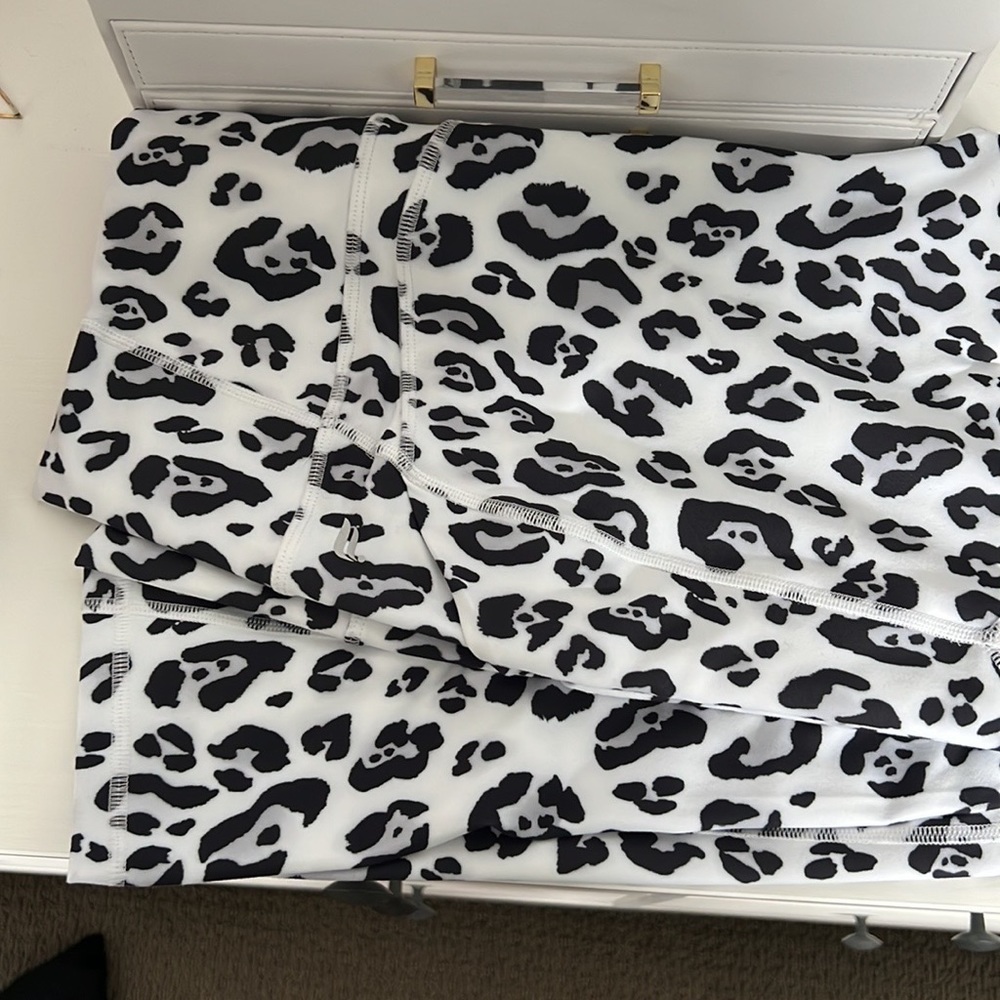 PENDING PURCHASE - White leopard leggings - PENDING PURCHASE